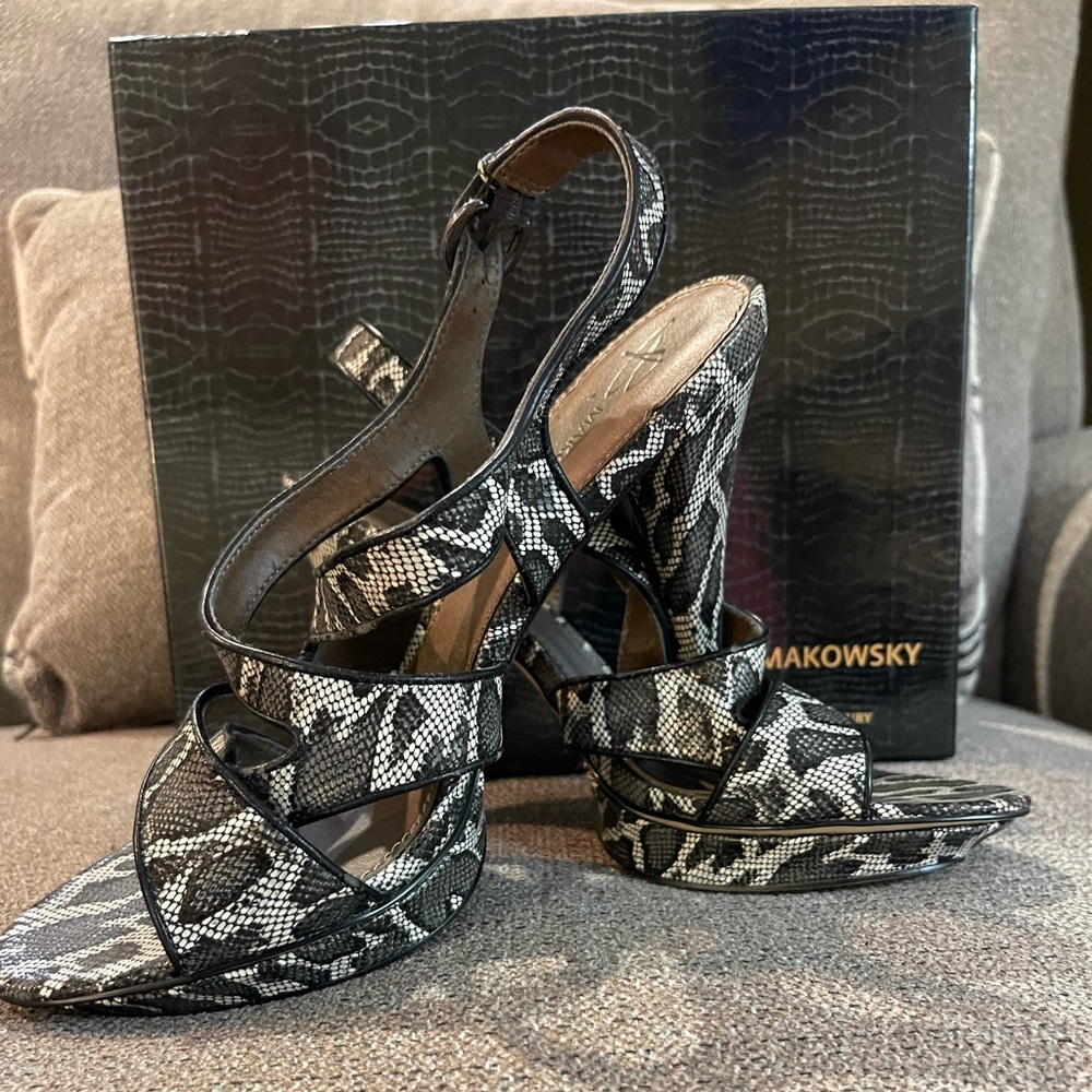 B Makowsky Adele Leather Strappy Snakeskin Heels Black and Gray Size 9